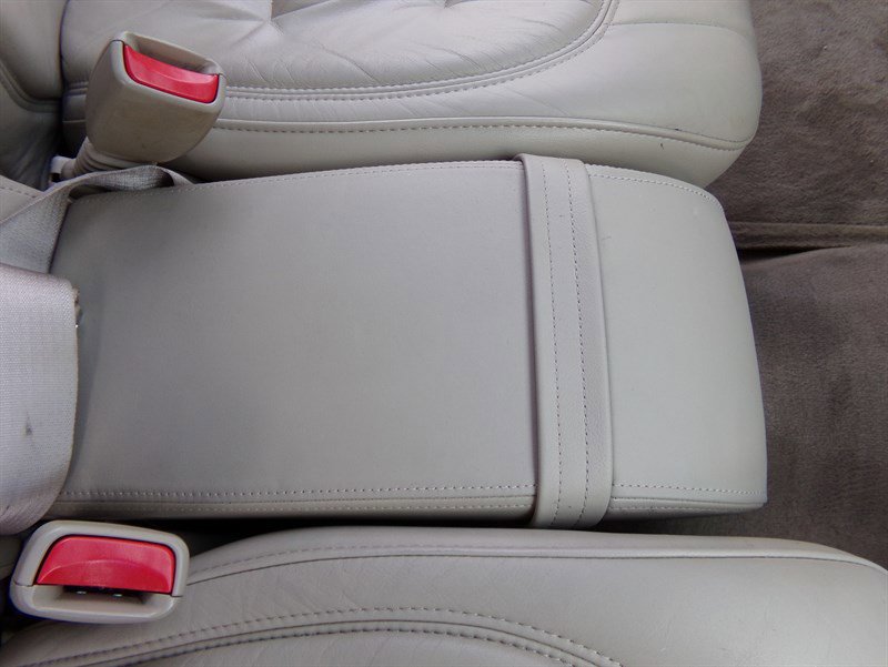 Used 2003 Cadillac De Ville Sedan w/ Comfort & Convenience Package image 31