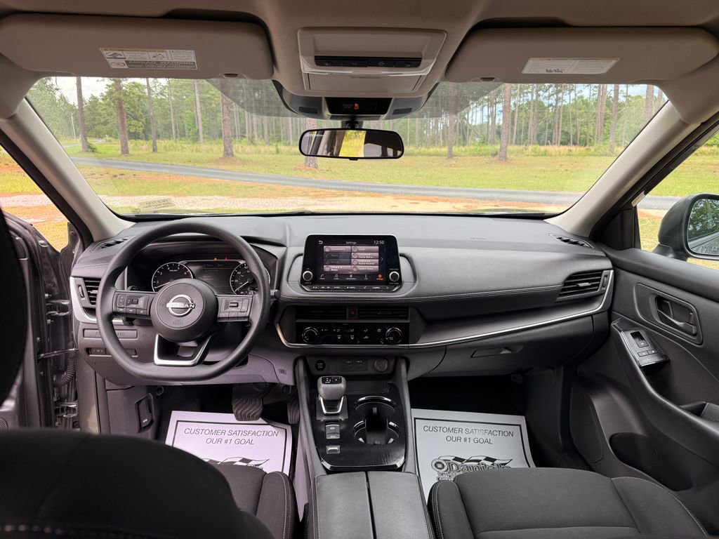 Used 2024 Nissan Rogue S FWD image 14