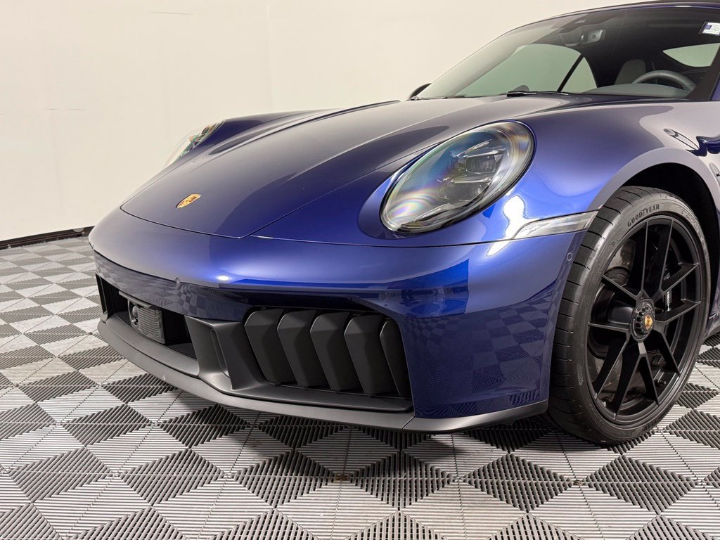 Certified 2025 Porsche 911 Carrera GTS RWD image 11