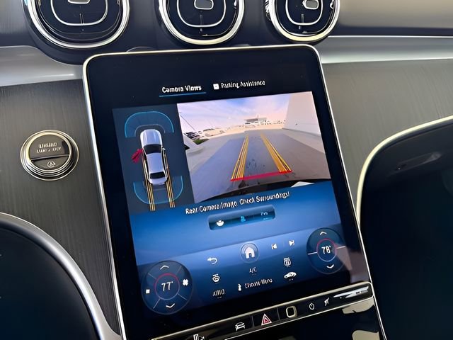 Used 2025 Mercedes-Benz C 300 Sedan image 25