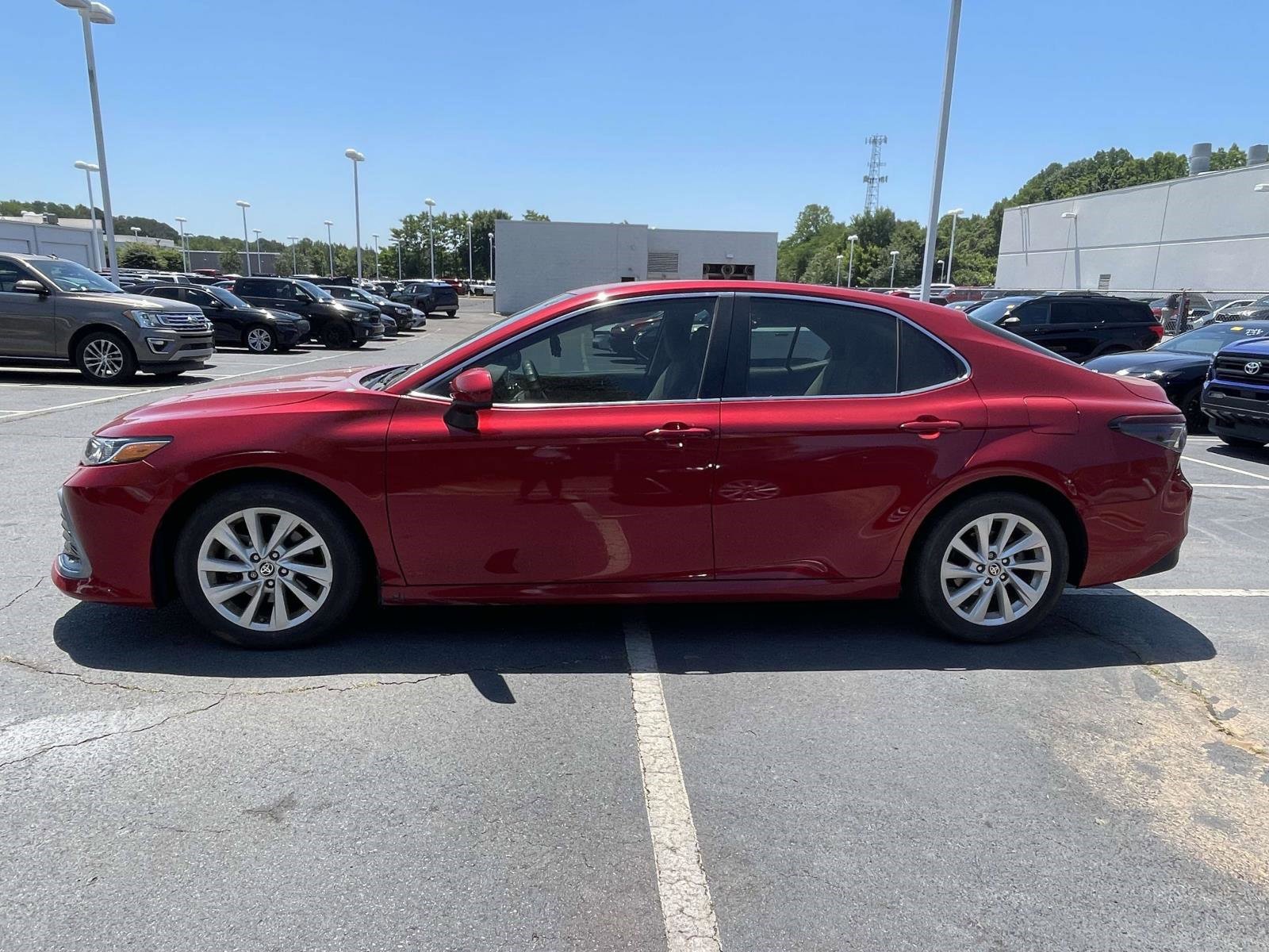 Used 2023 Toyota Camry LE FWD image 9