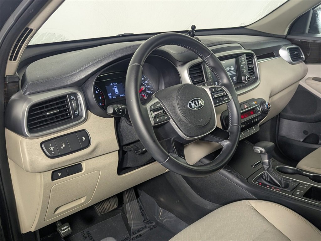 Used 2020 Kia Sorento S image 11