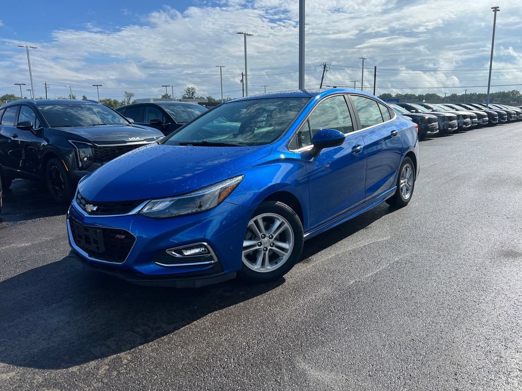 Used 2017 Chevrolet Cruze LT w/ RS Package FWD image 7
