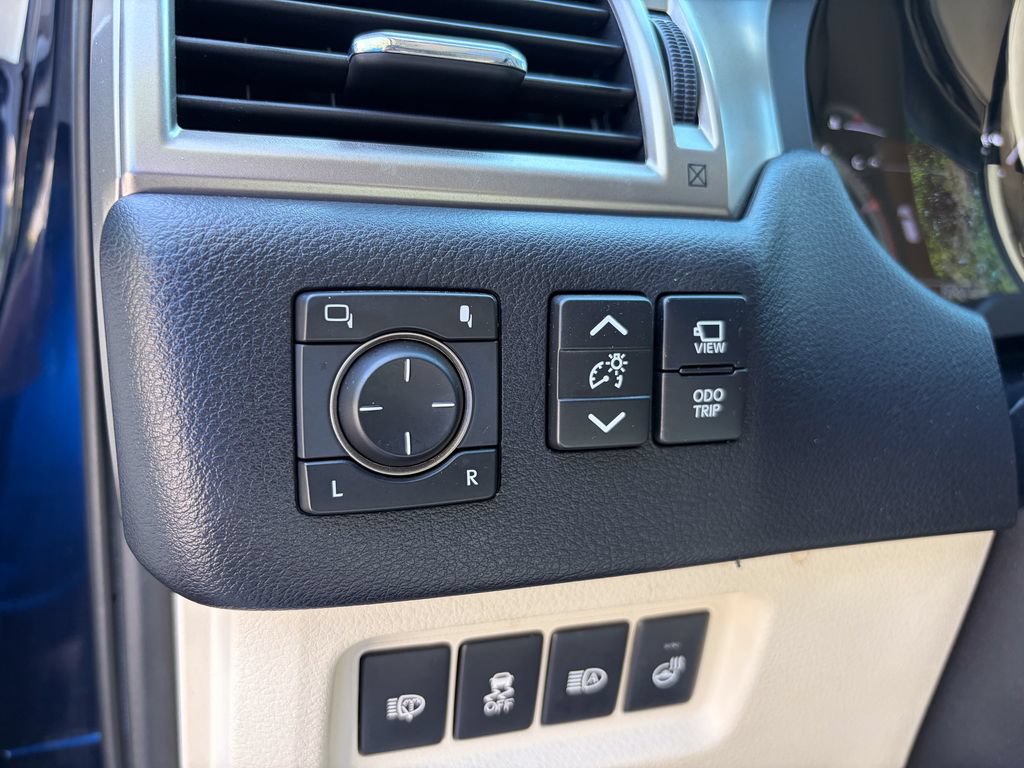 Used 2021 Lexus GX 460 Luxury w/ Sport Design Package AWD/4WD image 12