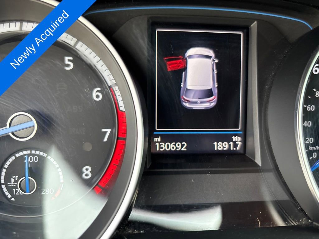 Used 2017 Volkswagen Golf R 4-Door AWD/4WD image 7