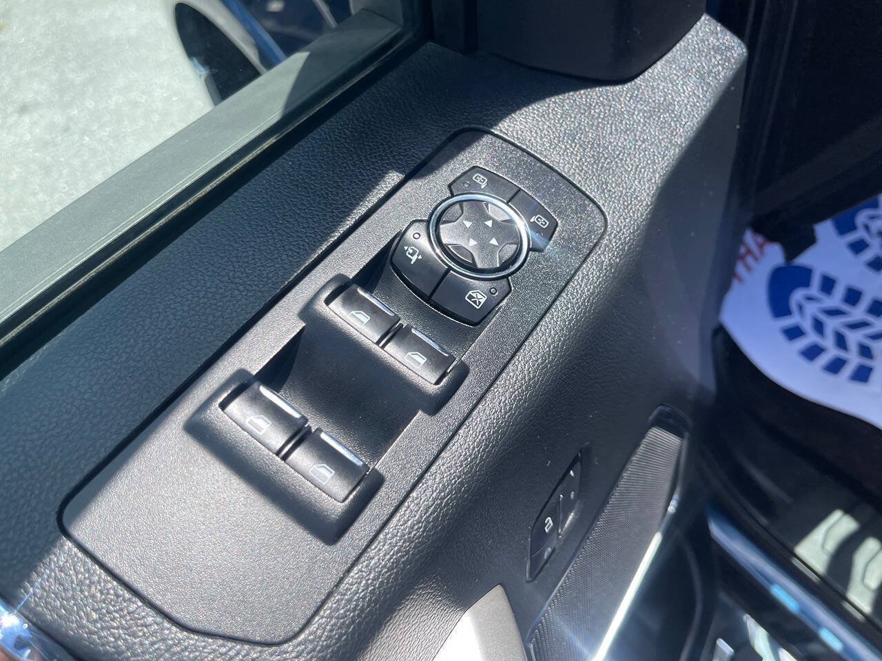 Used 2015 Ford F150 Lariat w/ Equipment Group 502A Luxury AWD/4WD image 21