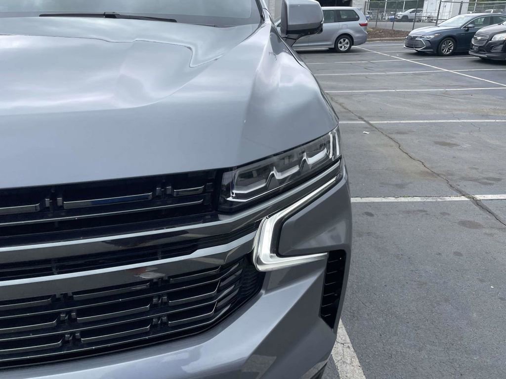 Used 2022 Chevrolet Tahoe RST w/ Luxury Package AWD/4WD image 14