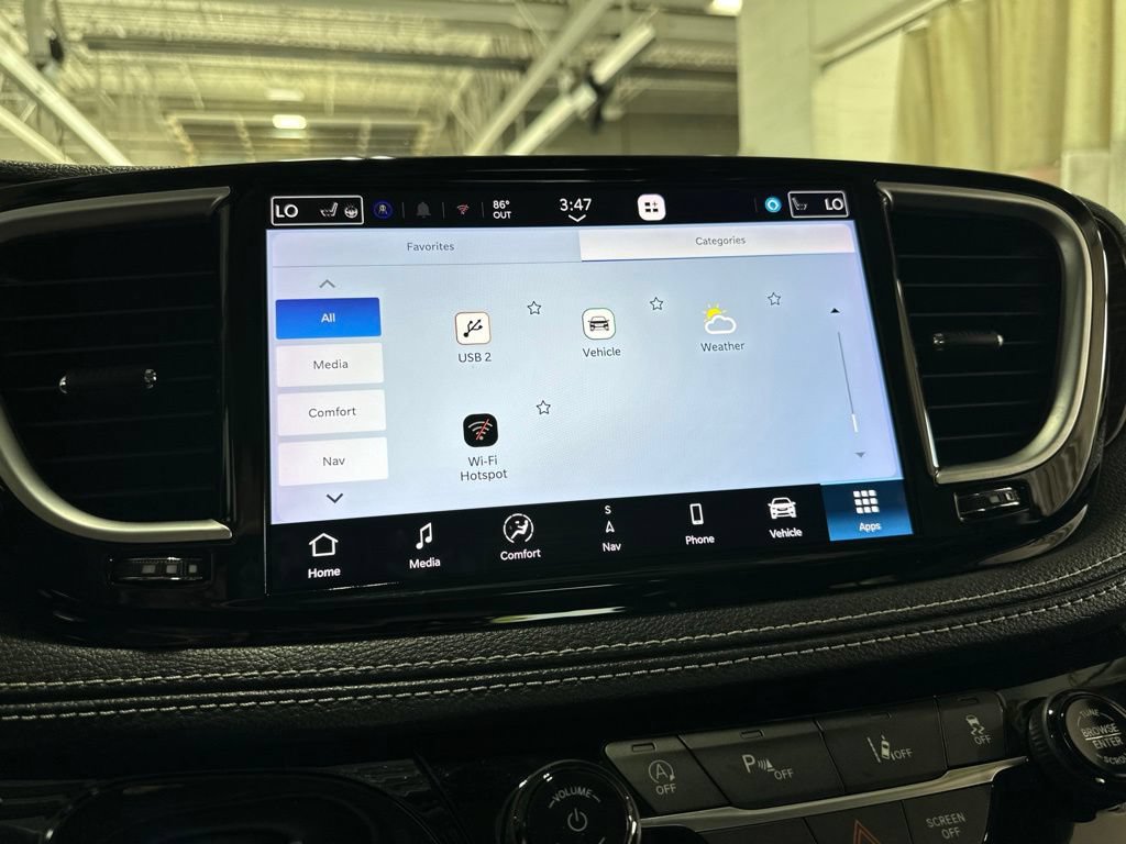 Used 2023 Chrysler Pacifica Limited FWD image 66