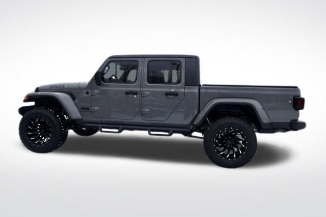 Used 2021 Jeep Gladiator Willys image 11