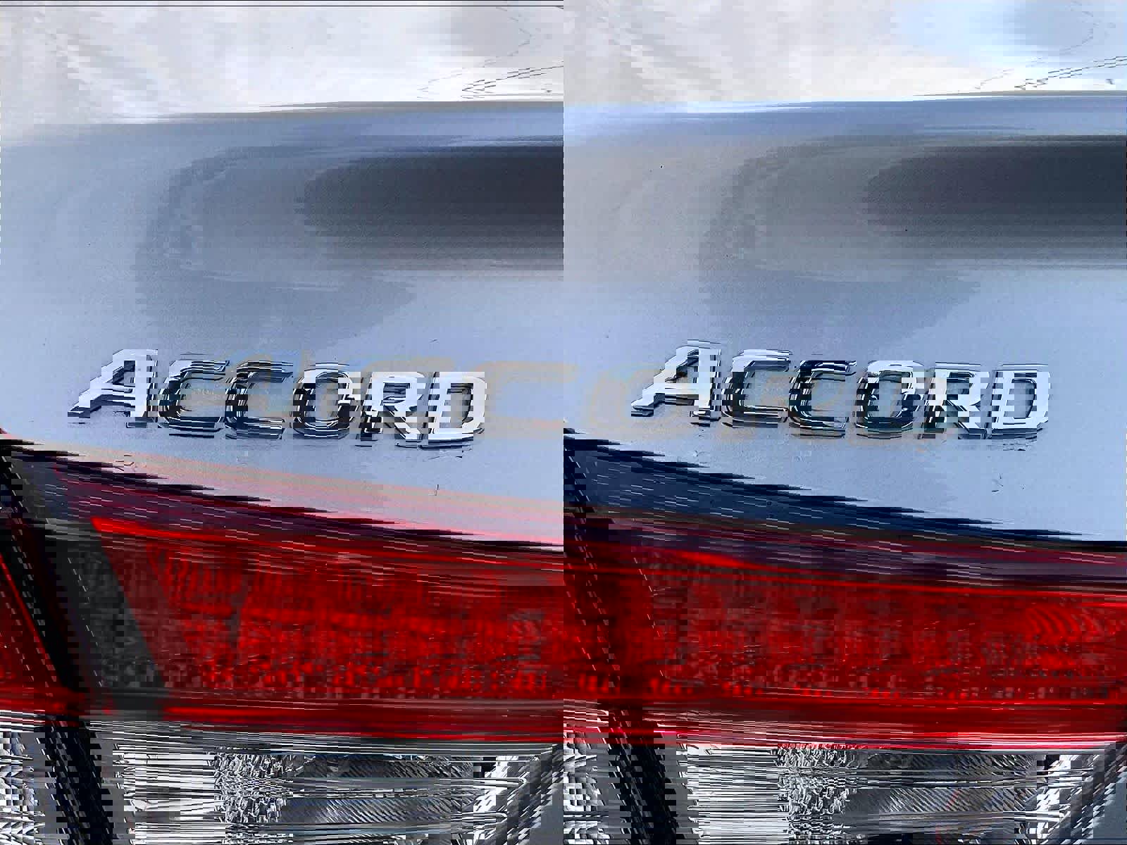 Used 2018 Honda Accord EX-L image 9