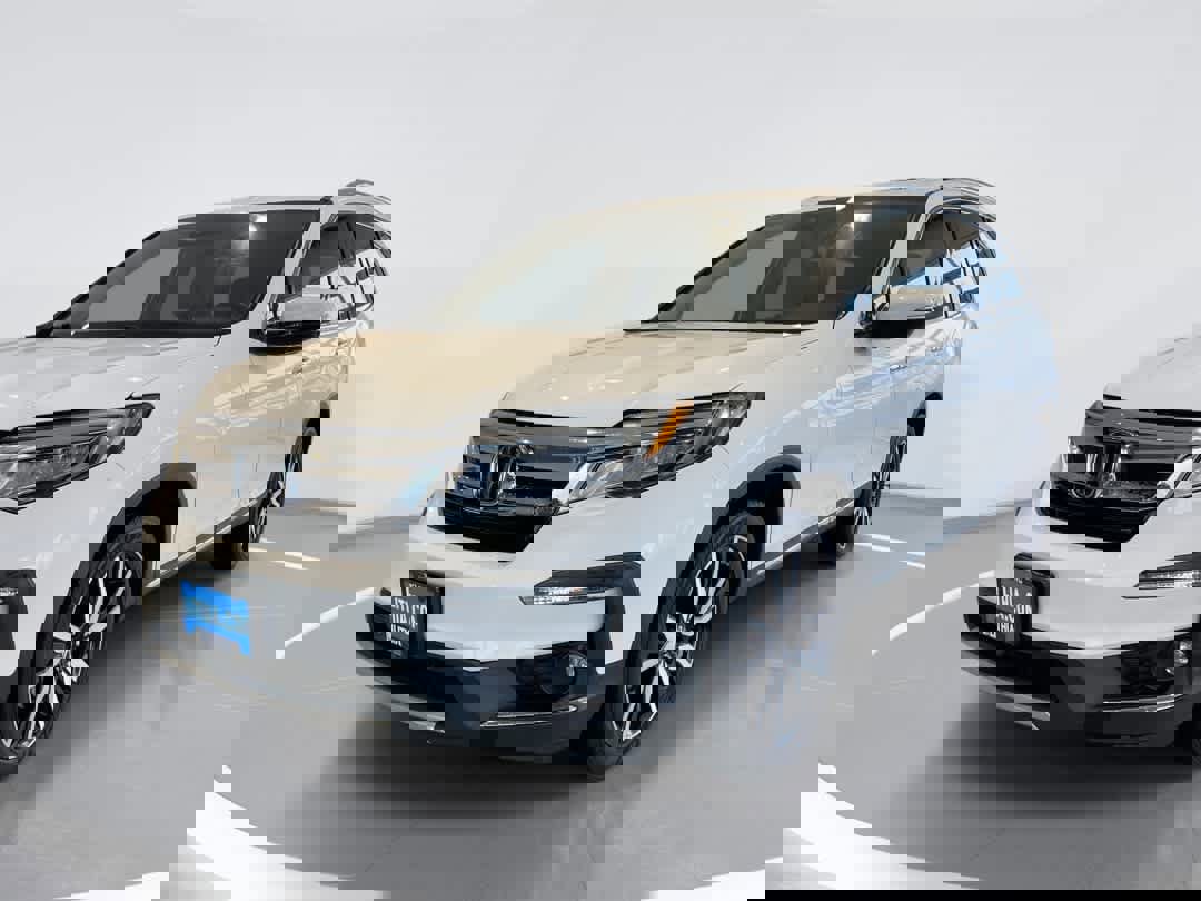Used 2019 Honda Pilot Touring image 1