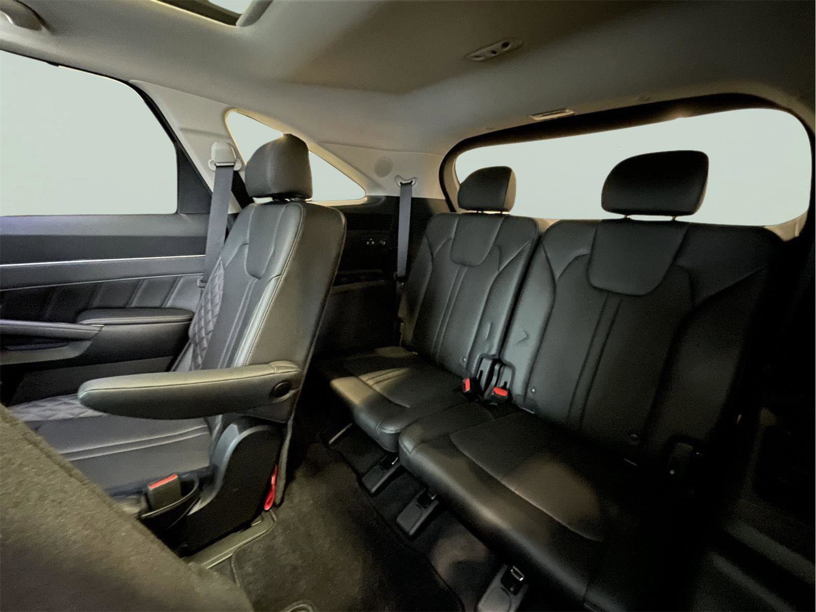 Used 2023 Kia Sorento SX Prestige image 17