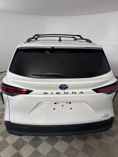 Used 2022 Toyota Sienna XLE FWD image 11
