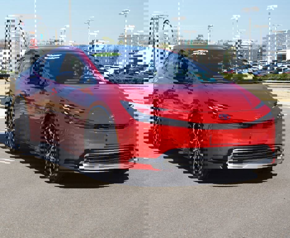 Used 2025 Toyota Prius Plug-In Hybrid image 2