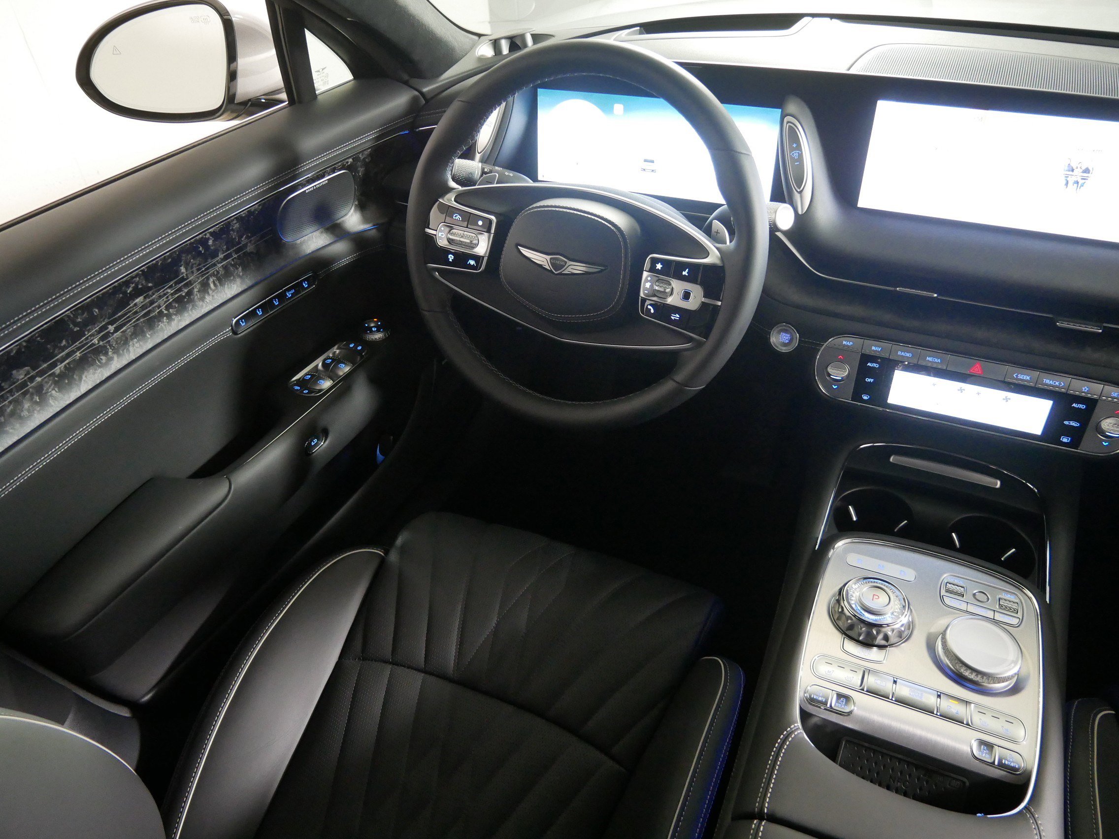 Certified 2025 Genesis G90 3.5T image 9