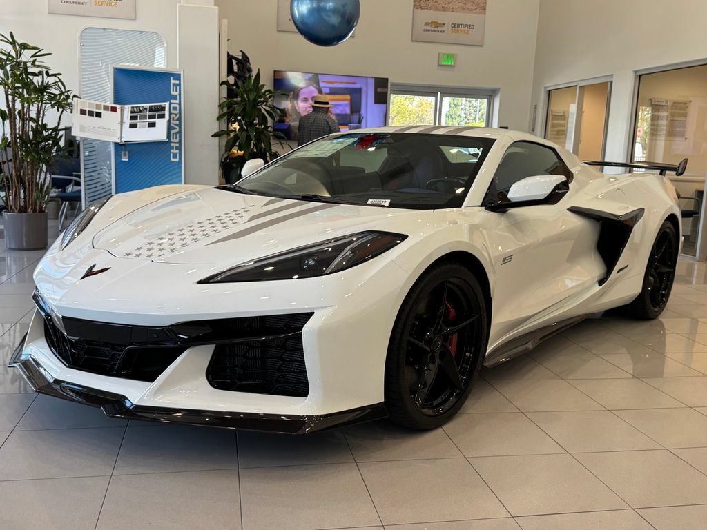 New 2026 Chevrolet Corvette E-Ray w/ Stars & Steel Limited Edition AWD/4WD image 3