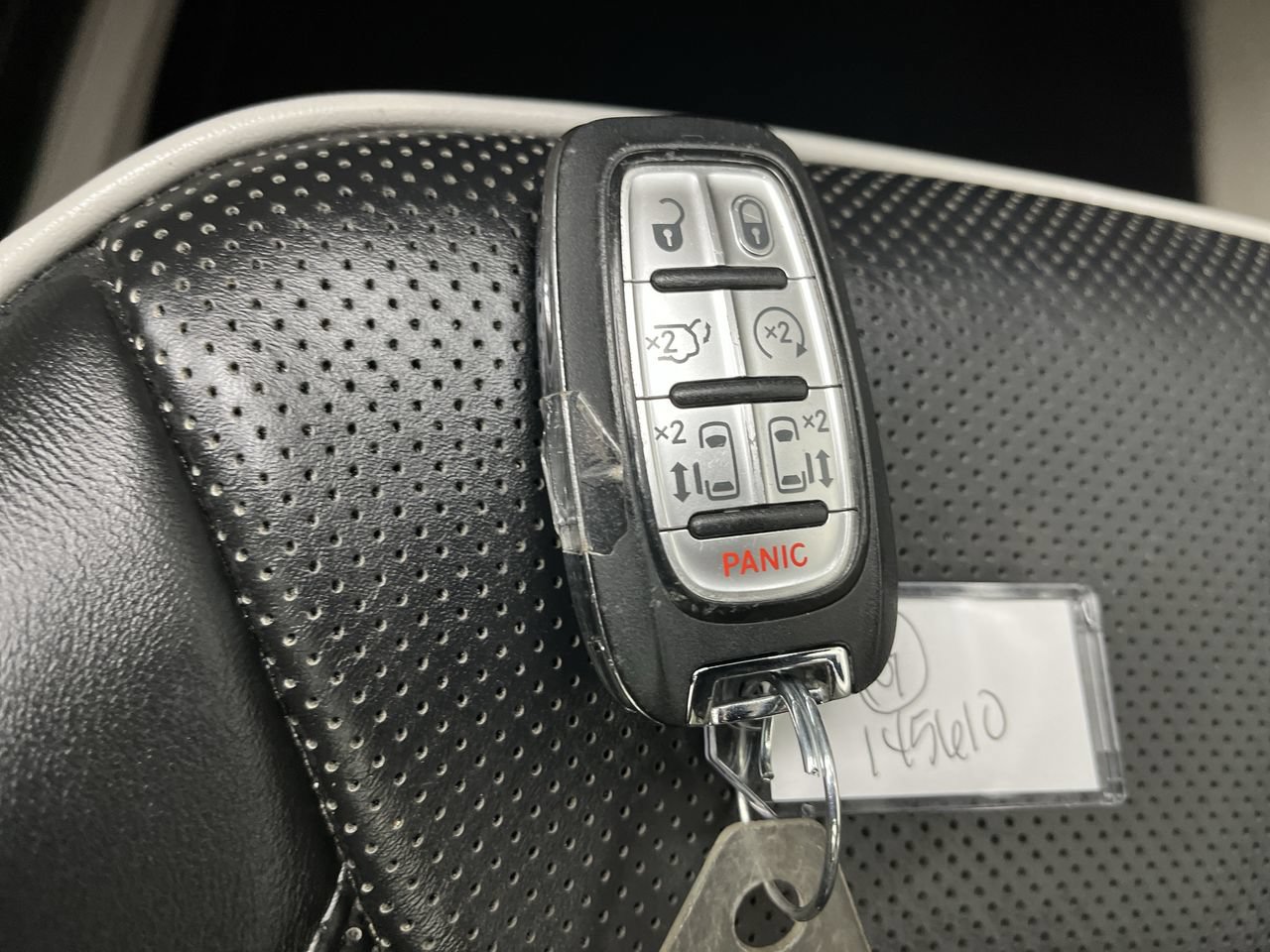 Used 2024 Chrysler Pacifica Limited FWD image 31