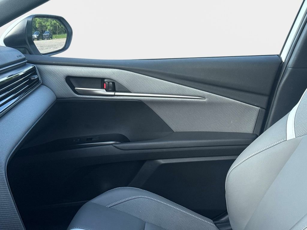 Used 2025 Toyota Camry SE FWD image 20