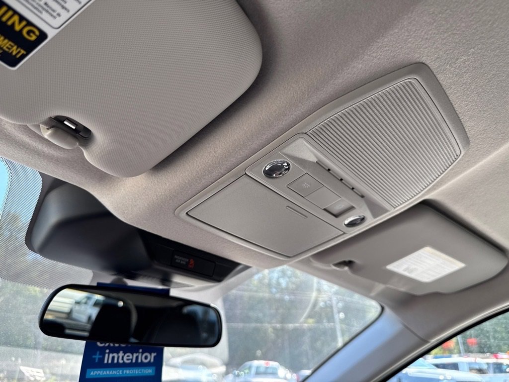 New 2025 Nissan Kicks SR image 24