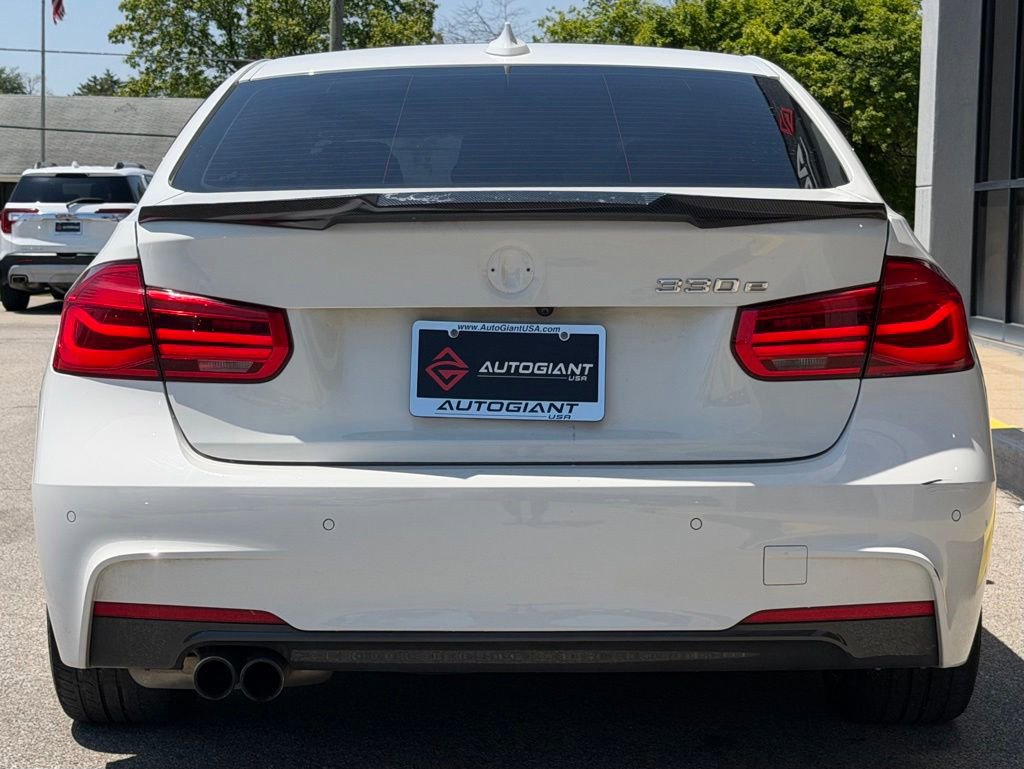 Used 2017 BMW 330e RWD image 9