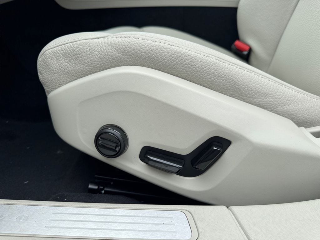 New 2026 Volvo V60 B5 Cross Country Plus w/ Climate Package AWD/4WD image 13