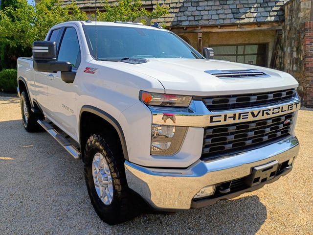 Used 2022 Chevrolet Silverado 2500 LT w/ Convenience Package AWD/4WD image 2