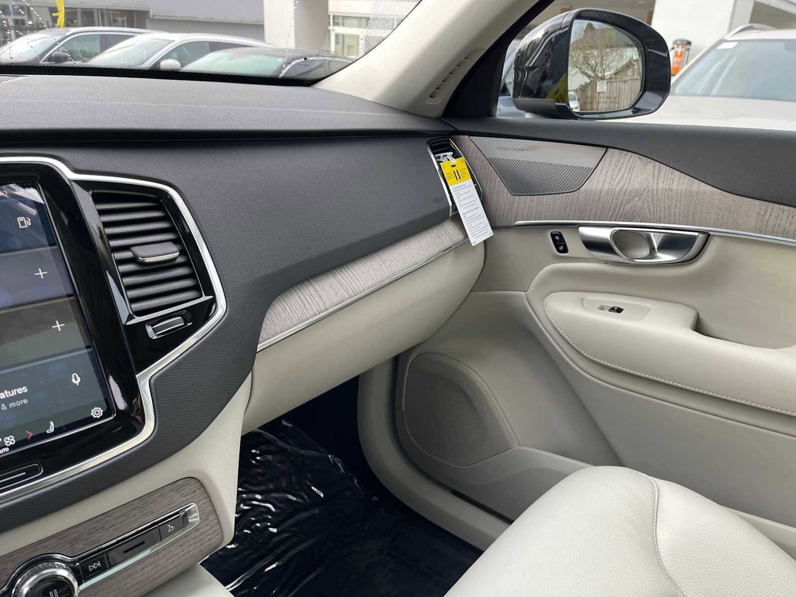 Used 2023 Volvo XC90 B6 Plus w/ Protection Package Premier image 29