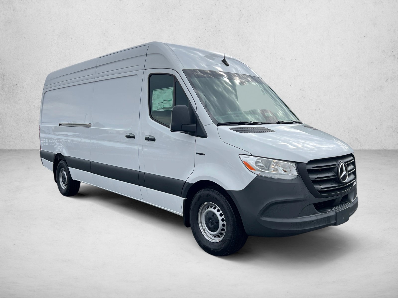 New 2025 Mercedes-Benz eSprinter 170 Cargo image 3