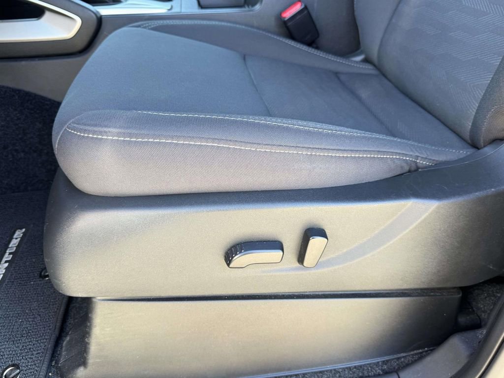 Used 2024 Nissan Frontier SV w/ Technology Package image 19