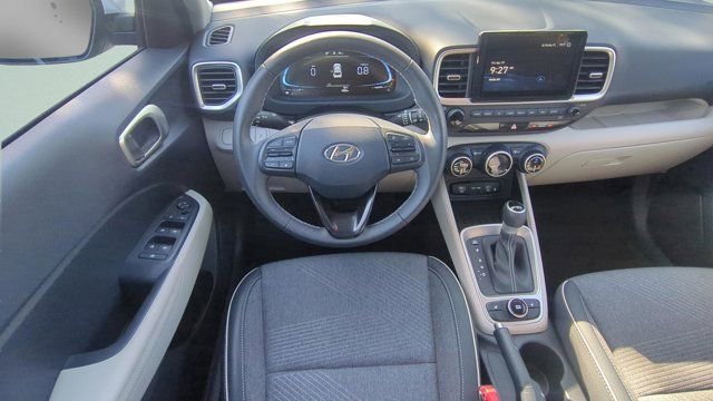 Used 2025 Hyundai Venue Limited image 12