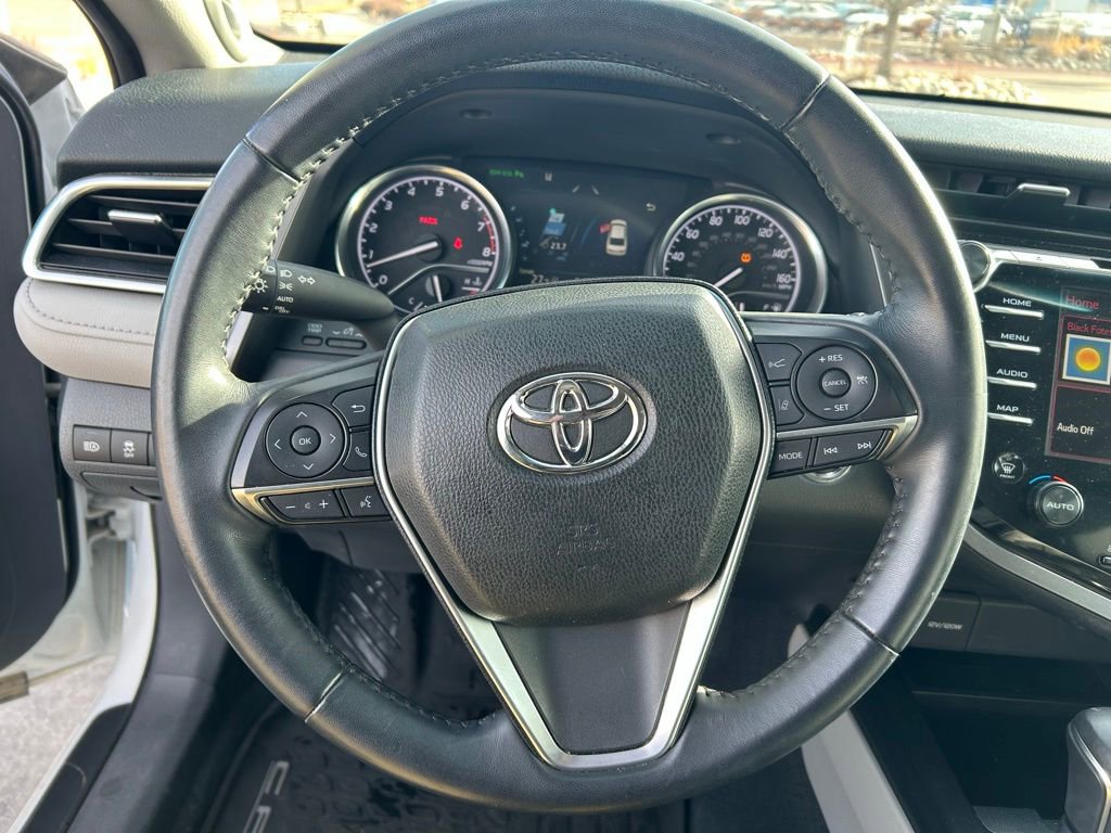 Used 2018 Toyota Camry XLE image 24