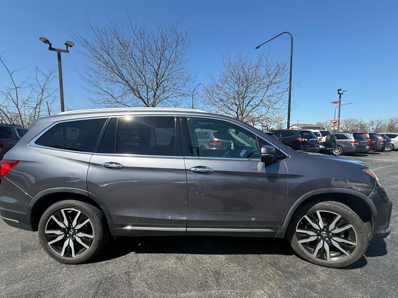 Used 2021 Honda Pilot Touring image 2