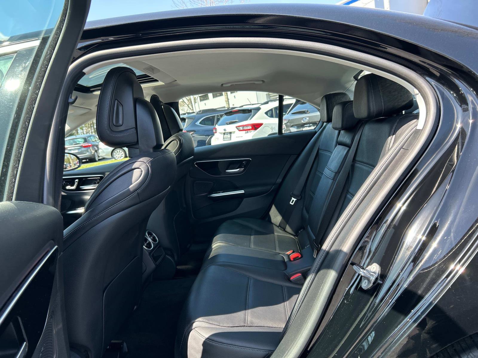 Used 2022 Mercedes-Benz C 300 4MATIC Sedan image 11