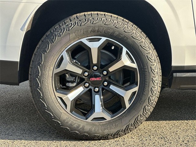 New 2026 GMC Yukon XL AT4 w/ AT4 Premium Plus Package image 33