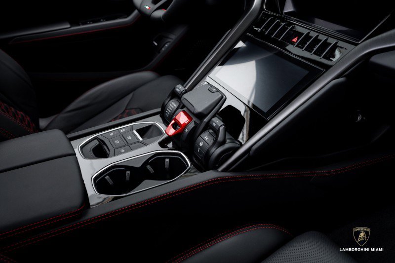 Used 2024 Lamborghini Urus S image 52