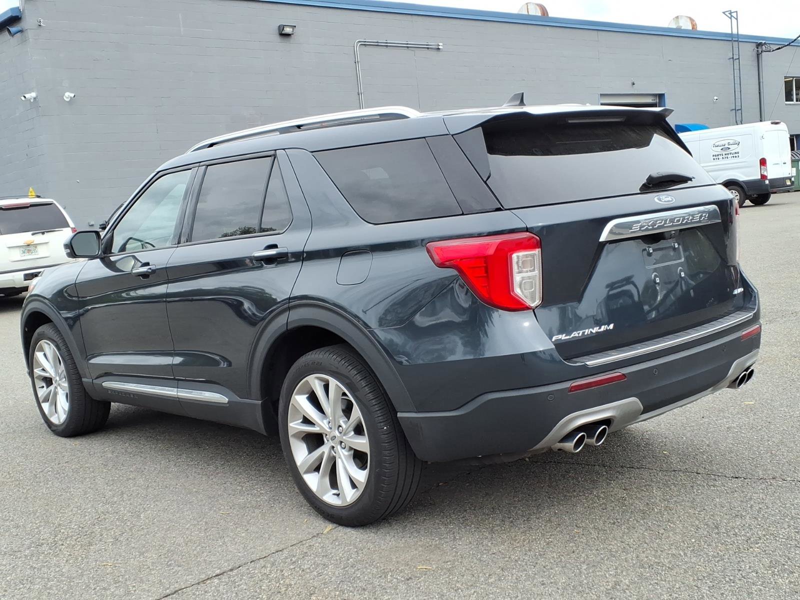 Used 2023 Ford Explorer Platinum w/ Equipment Group 601A AWD/4WD image 4