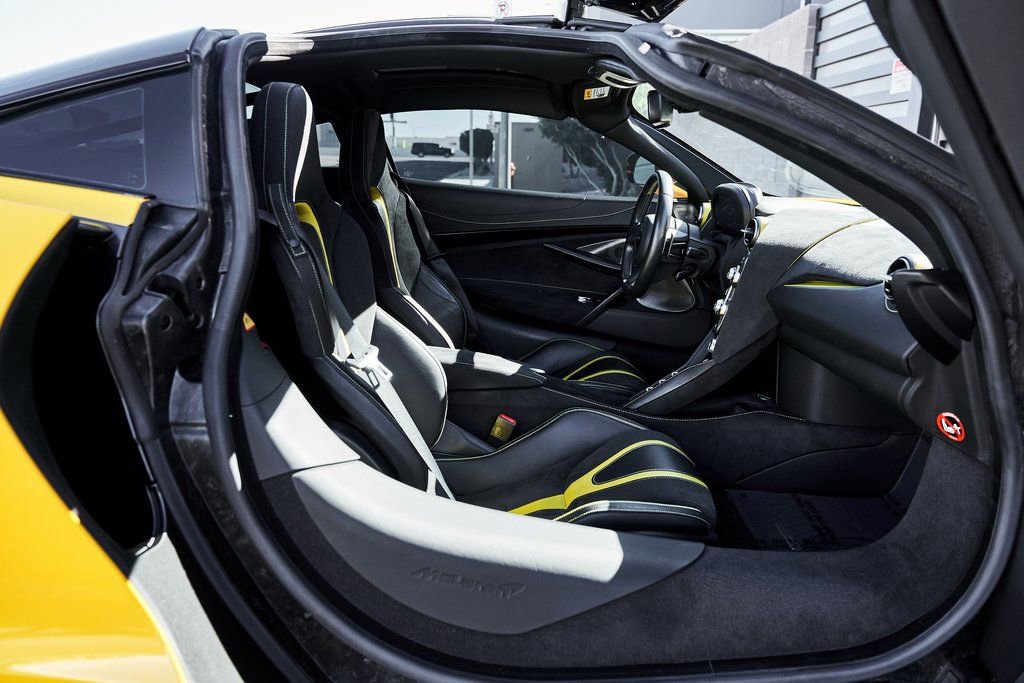 Used 2019 McLaren 720S RWD image 30