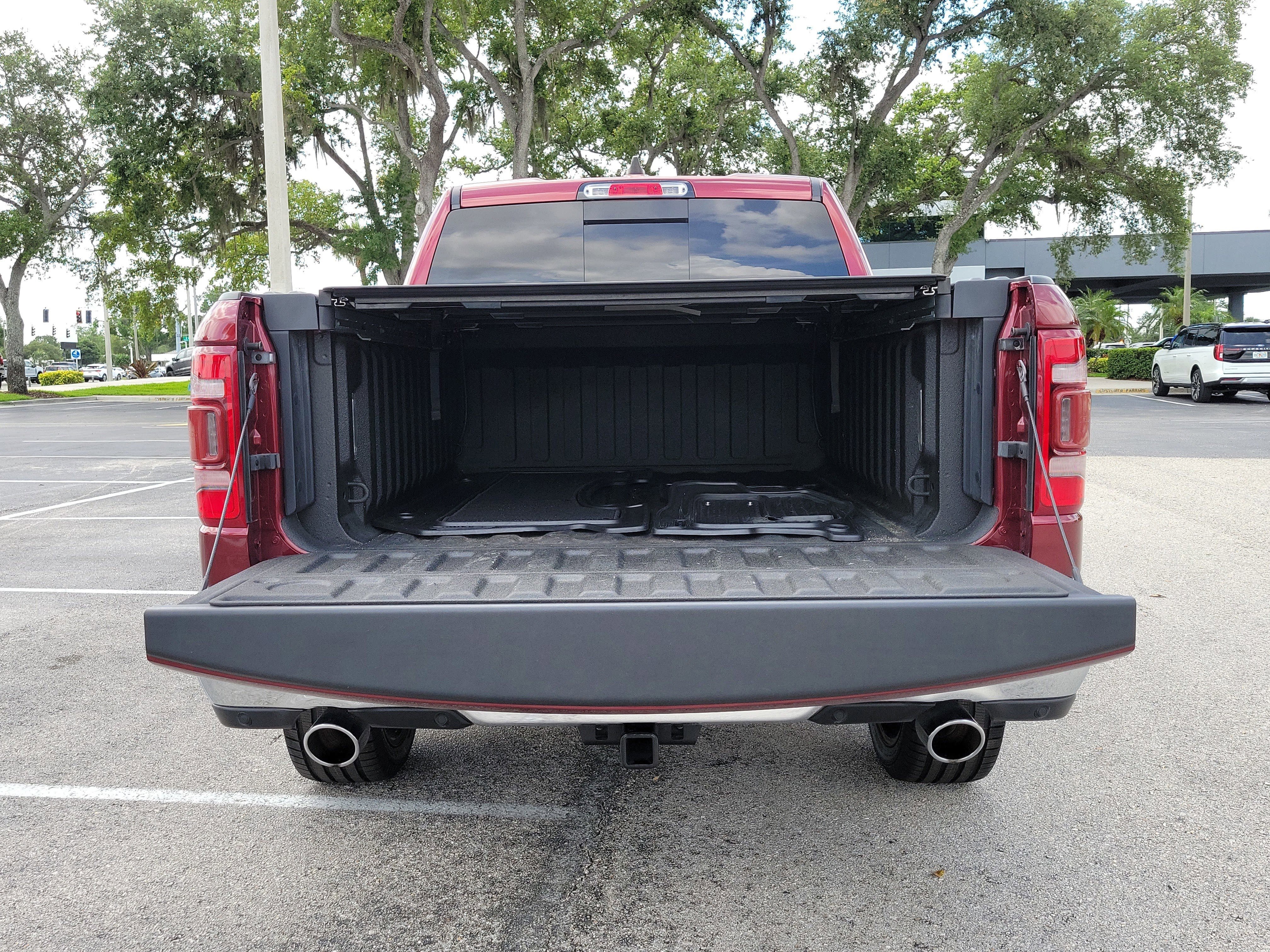 Used 2022 RAM 1500 Limited AWD/4WD image 10