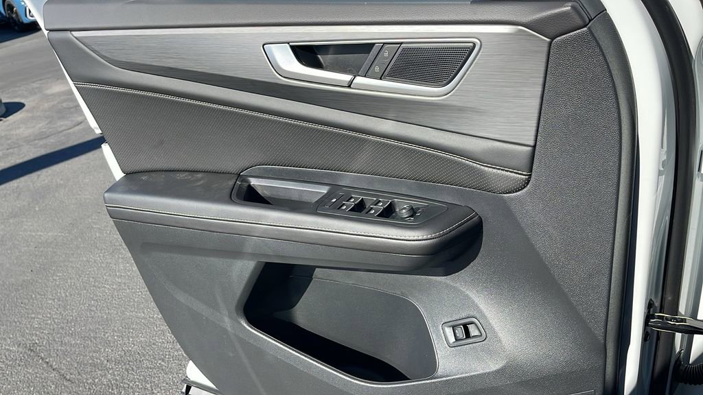 New 2026 Volkswagen Atlas Cross Sport SE FWD image 25