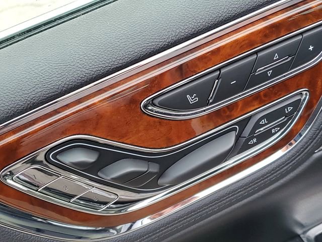 Used 2019 Lincoln Continental Select w/ Continental Climate Package image 24