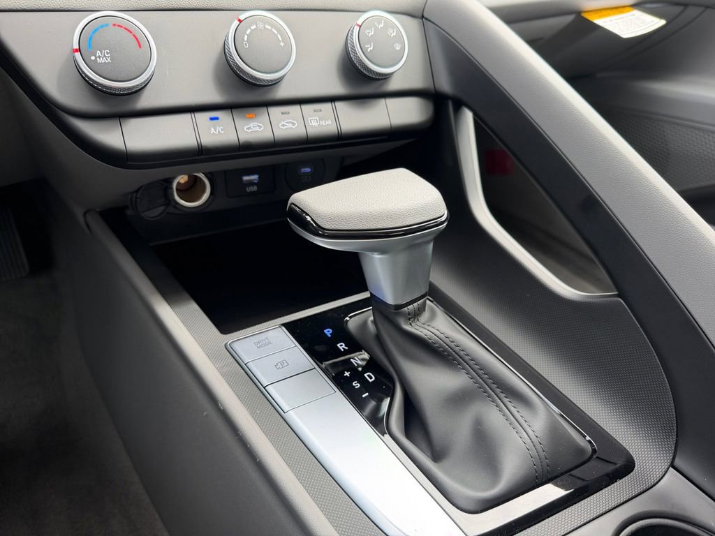 New 2026 Hyundai Elantra SE FWD image 22