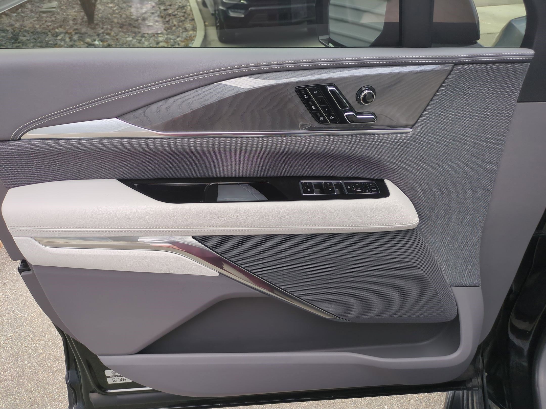 Used 2025 Cadillac Escalade IQ Sport 1 w/ Smart Trailering package image 12