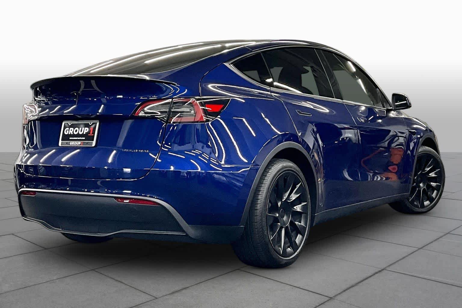 Used 2023 Tesla Model Y Long Range AWD/4WD image 12