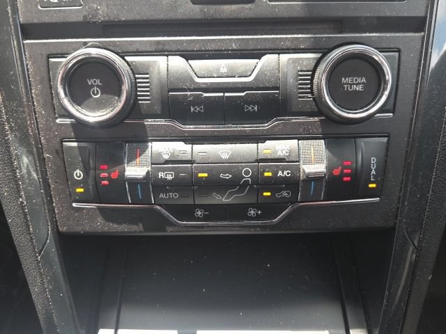 Used 2018 Ford Explorer XLT w/ Equipment Group 202A AWD/4WD image 35