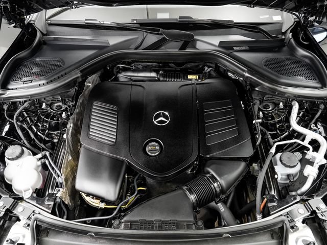Used 2025 Mercedes-Benz GLC 300 4MATIC image 25