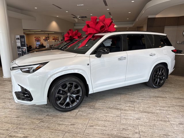 New 2026 Lexus TX 500h AWD image 4