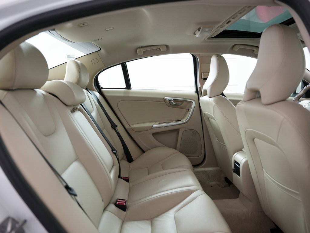 Used 2015 Volvo S60 T5 Platinum image 37