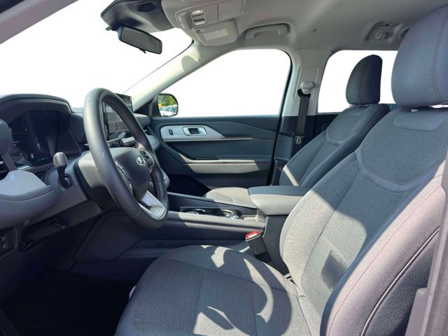 Used 2026 Ford Explorer Active AWD/4WD image 21