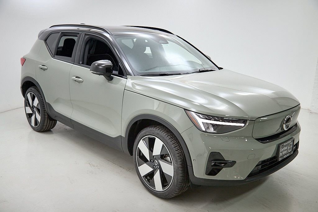 Certified 2023 Volvo XC40 Recharge Ultimate image 4