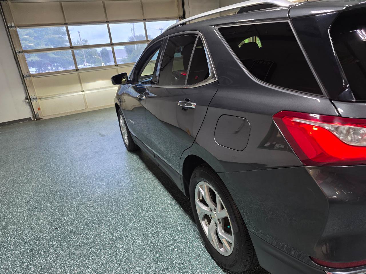 Used 2018 Chevrolet Equinox Premier AWD/4WD image 10